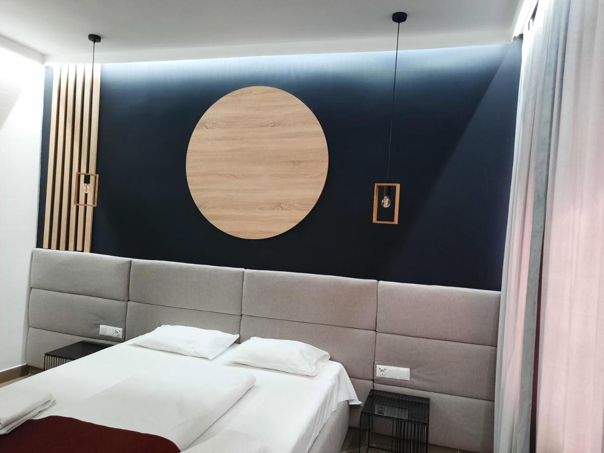 Pension Recidency Oradea Bagian luar foto