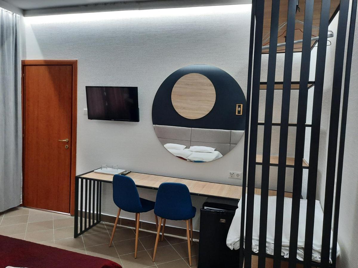 Pension Recidency Oradea Bagian luar foto