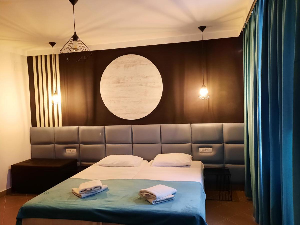 Pension Recidency Oradea Bagian luar foto